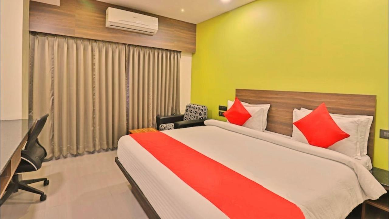 Genx Surat By 1589 Hotels Palsana  Exterior photo