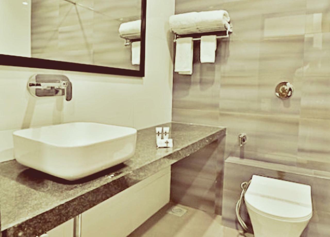 Genx Surat By 1589 Hotels Palsana  Exterior photo